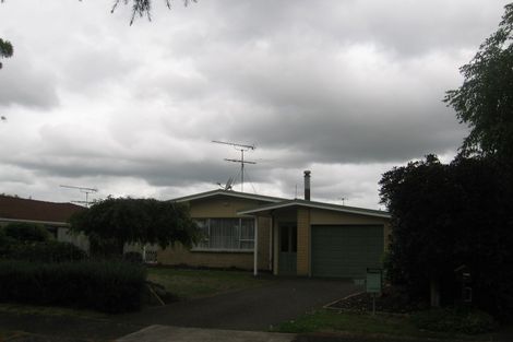 Photo of property in 7 Lionel Sharp Place, Pukekohe, 2120