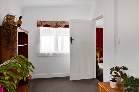 Photo of property in 15b Atiawa Street, Glen Avon, New Plymouth, 4312