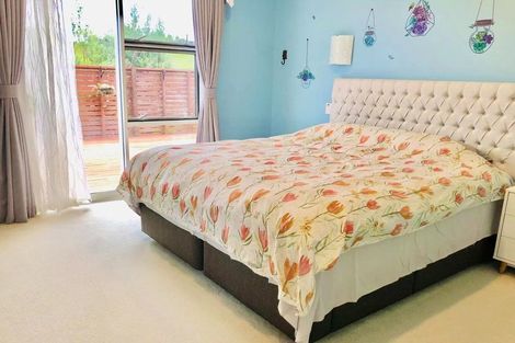 Photo of property in 11 Ian Gordon Lane, Orewa, 0931