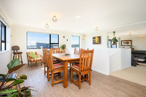 Photo of property in 17 Marine Parade South, Foxton Beach, Foxton, 4815