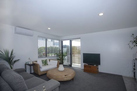 Photo of property in 203 Marine Parade, Mount Maunganui, 3116