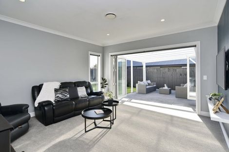 Photo of property in 8 Highfield Lane, Rangiora, 7400