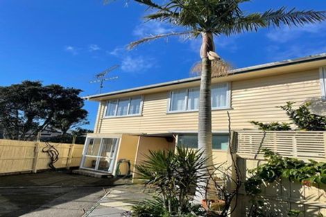 Photo of property in 47 Greenslade Crescent, Northcote, Auckland, 0627