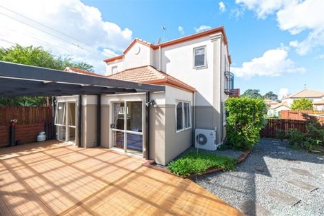 Photo of property in 10 Dainton Place, New Lynn, Auckland, 0600