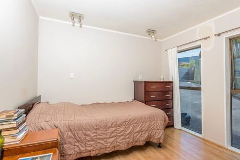 Photo of property in 3 Mulberry Place, Glenfield, Auckland, 0629
