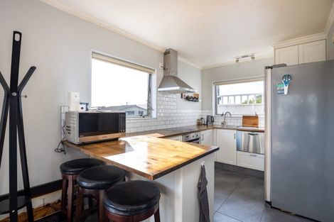 Photo of property in 3/10 Karamu Street, Strandon, New Plymouth, 4312