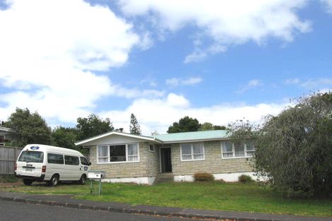 Photo of property in 12 Gatman Street, Birkdale, Auckland, 0626