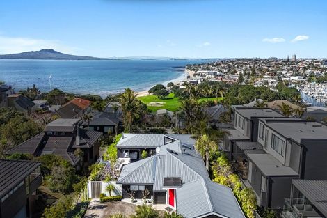 Photo of property in 2/16 Marama Street, Castor Bay, Auckland, 0620