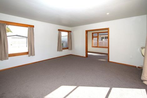Photo of property in 106 Bickerton Street, Wainoni, Christchurch, 8061