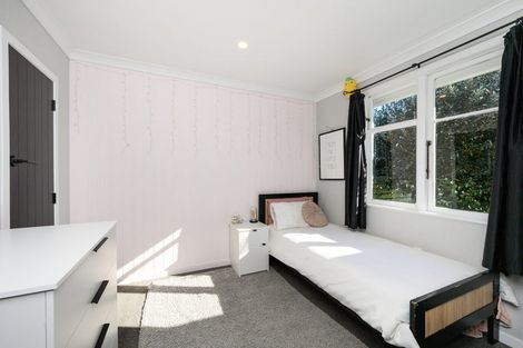 Photo of property in 33 Benmore Avenue, Cloverlea, Palmerston North, 4412