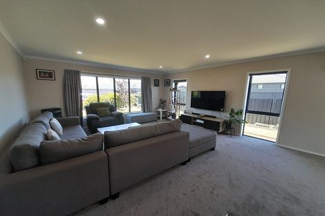Photo of property in 48 Te Kaeaea Crescent, Wallaceville, Upper Hutt, 5018