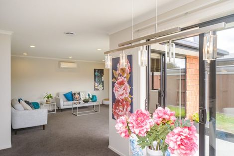 Photo of property in 2 Pegasus Place, Kelvin Grove, Palmerston North, 4414