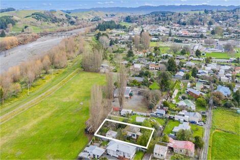 Photo of property in 7 Guy Street, Waipawa, 4210