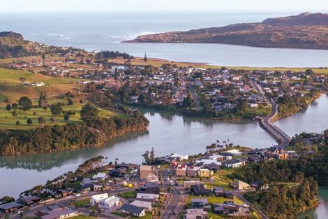 Photo of property in 28 Rangitahi Road, Raglan, 3225