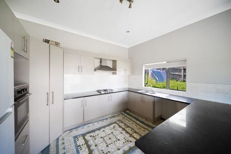 Photo of property in 20 Fairchild Avenue, Goodwood Heights, Auckland, 2105