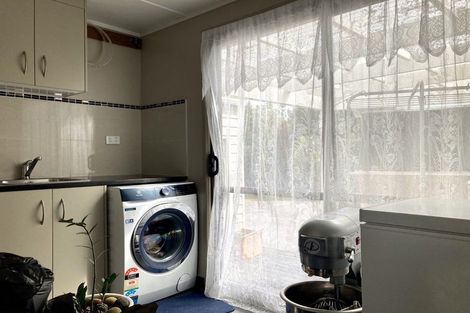 Photo of property in 672 Te Atatu Road, Te Atatu Peninsula, Auckland, 0610