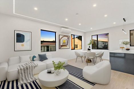 Photo of property in 1/16 Binsted Road, New Lynn, Auckland, 0600