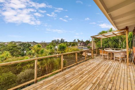 Photo of property in 50 John Dee Crescent, Red Beach, 0932