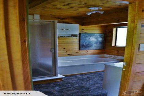 Photo of property in 2 Park Road, Paraparaumu Beach, Paraparaumu, 5032