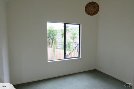 Photo of property in 9 Loughanure Place, Massey, Auckland, 0614