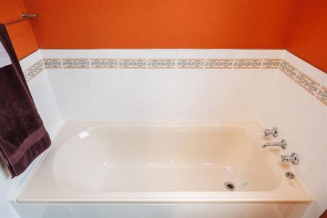 Photo of property in 40 Milne Street, Marton, 4710