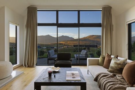 Photo of property in 3 Pioneer Court, Jacks Point, Queenstown, 9371
