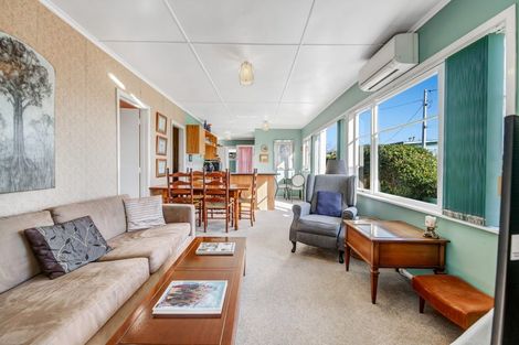 Photo of property in 18 Kauri Road, Stanmore Bay, Whangaparaoa, 0932