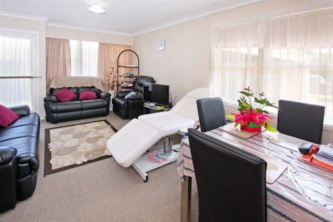 Photo of property in 2/100 Coronation Road, Papatoetoe, Auckland, 2025