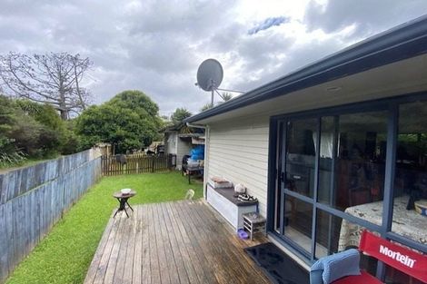 Photo of property in 36 Serwayne Place, Sunnyvale, Auckland, 0612