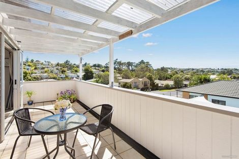 Photo of property in 2/58 Zefiro Drive, Massey, Auckland, 0614