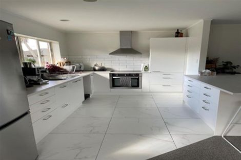 Photo of property in 14 Sid Place, Mangere, Auckland, 2022