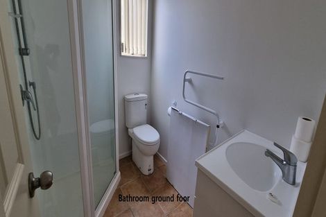 Photo of property in 78a Sunset Road, Unsworth Heights, Auckland, 0632