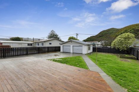 Photo of property in 104 Hewer Crescent, Naenae, Lower Hutt, 5011