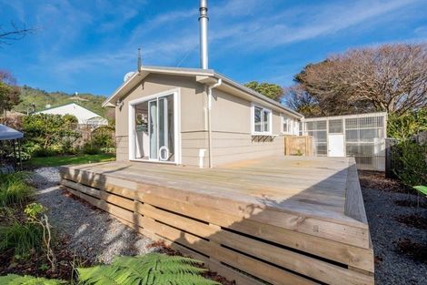 Photo of property in 6 Matenga Street, Waikanae, 5036