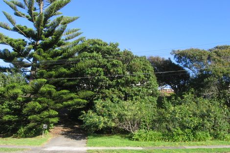 Photo of property in 10 Hughes Street, Waikanae Beach, Waikanae, 5036