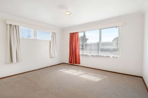 Photo of property in 15 Mako Mako Road, Levin, 5510