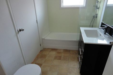 Photo of property in 19 Swallow Drive, Manurewa, Auckland, 2102