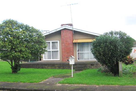 Photo of property in 2 Laureston Avenue, Papatoetoe, Auckland, 2025