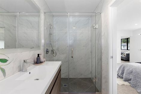 Photo of property in 5 Pihipihi Way, Crofton Downs, Wellington, 6035