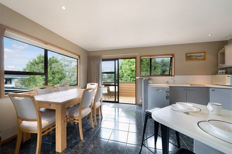 Photo of property in 2/5 Highlight Parade, Te Atatu South, Auckland, 0610