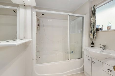 Photo of property in 378f4 Evans Bay Parade, Hataitai, Wellington, 6021