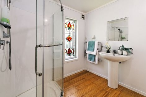 Photo of property in 7 Sylvan Valley Avenue, Titirangi, Auckland, 0604