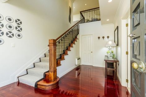 Photo of property in 16 Tiri Road, Milford, Auckland, 0620