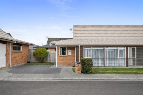 Photo of property in Rangeview Villas, 16/9 Fuller Close, Levin, 5510