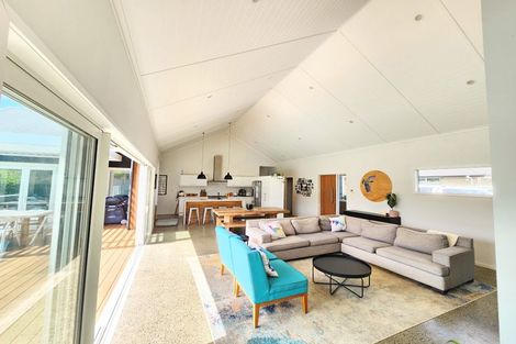 Photo of property in 6 Sophia Place, Karaka, Papakura, 2113