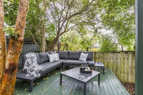Photo of property in 18b Holiday Road, Stanmore Bay, Whangaparaoa, 0932