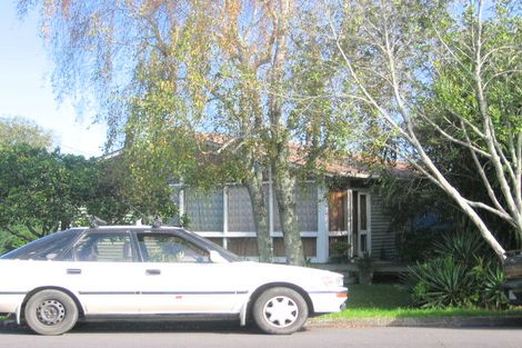 Photo of property in 10 Keeling Road, Henderson, Auckland, 0612