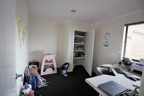 Photo of property in 99 Saint James Drive, Huntington, Hamilton, 3210