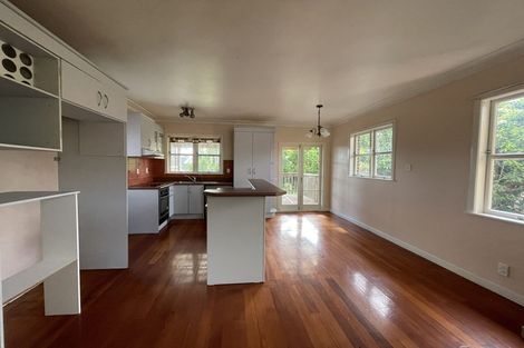 Photo of property in 4 Kervil Avenue, Te Atatu Peninsula, Auckland, 0610