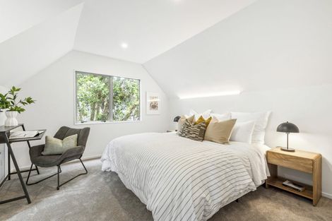 Photo of property in 2/128 Lynn Road, Bayview, Auckland, 0629